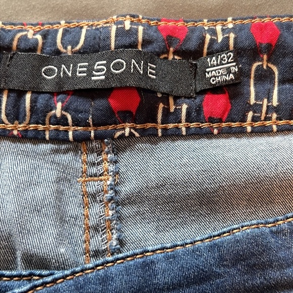 Stylish Blue Denim Jeans - Picture 2 of 6